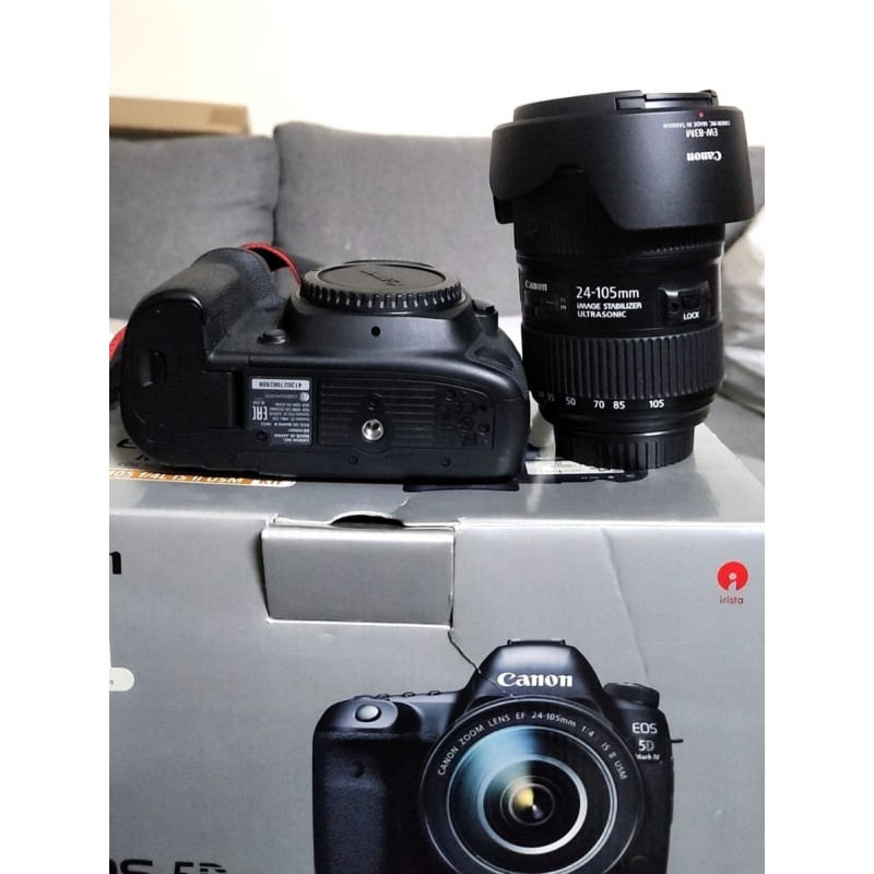 كاميرا كانون EOS 5D Mark IV مستعملة مع عدسة EF 24-105mm f/4L IS II USM