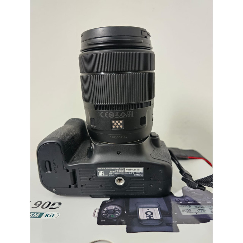 كاميرا كانون EOS 90D مستعملة مع عدسة EF-S 18-135mm f/3.5-5.6 IS USM