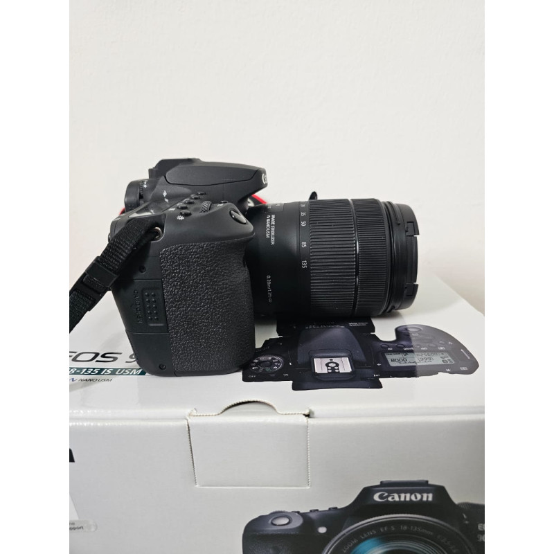 كاميرا كانون EOS 90D مستعملة مع عدسة EF-S 18-135mm f/3.5-5.6 IS USM