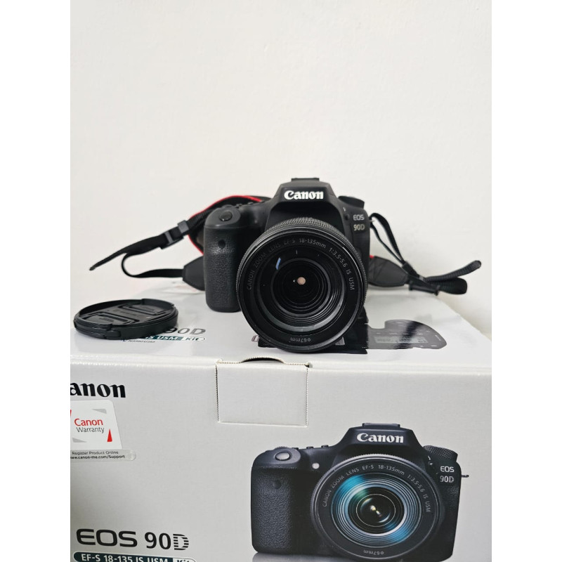 كاميرا كانون EOS 90D مستعملة مع عدسة EF-S 18-135mm f/3.5-5.6 IS USM